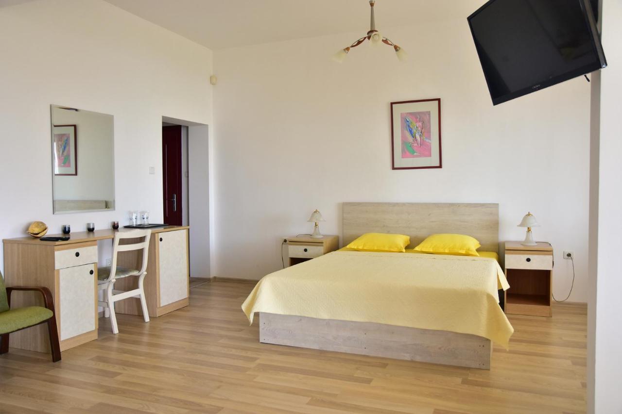 Guest Rooms Sea View Balcsik Kültér fotó