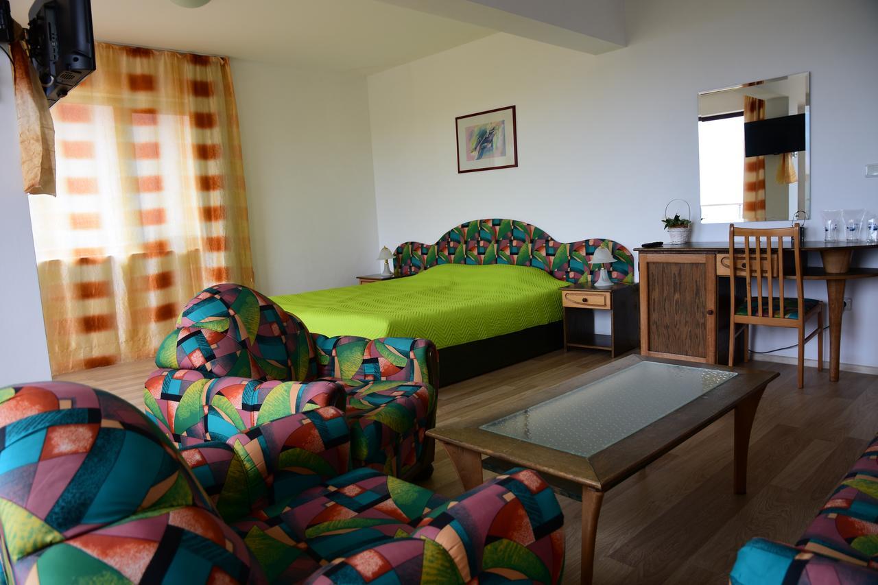 Guest Rooms Sea View Balcsik Kültér fotó