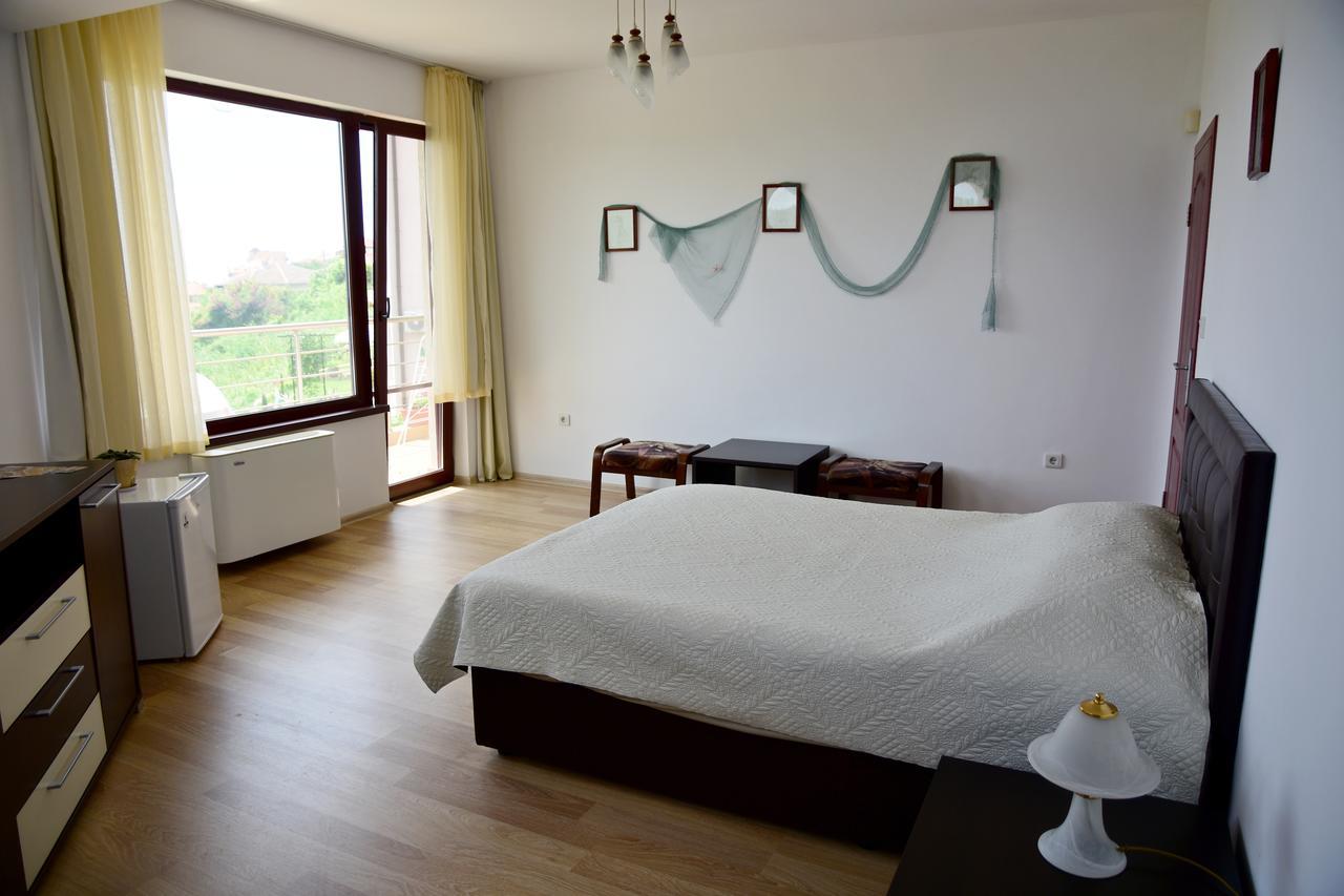 Guest Rooms Sea View Balcsik Kültér fotó