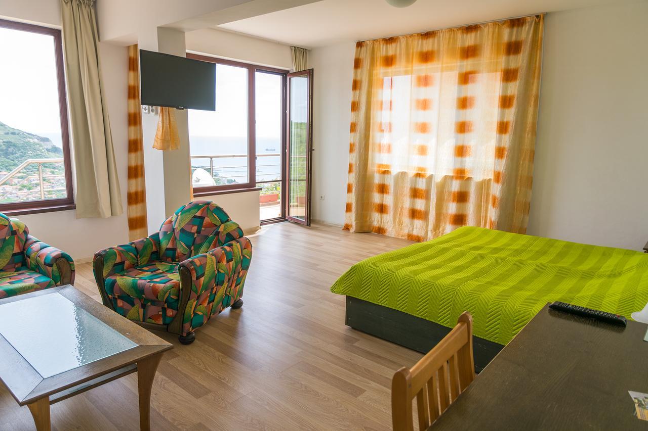 Guest Rooms Sea View Balcsik Kültér fotó